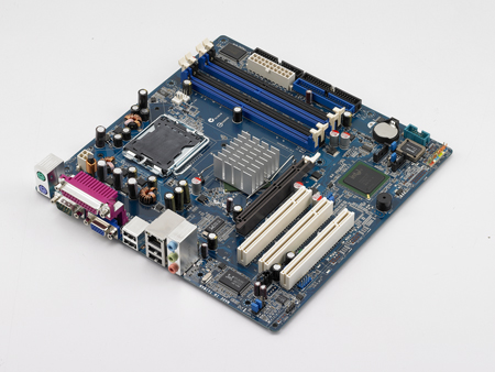Intel<sup>®</sup> Pentium<sup>®</sup> 4 LGA775 Micro-ATX FSB 800 w/VGA/AGP/ FE